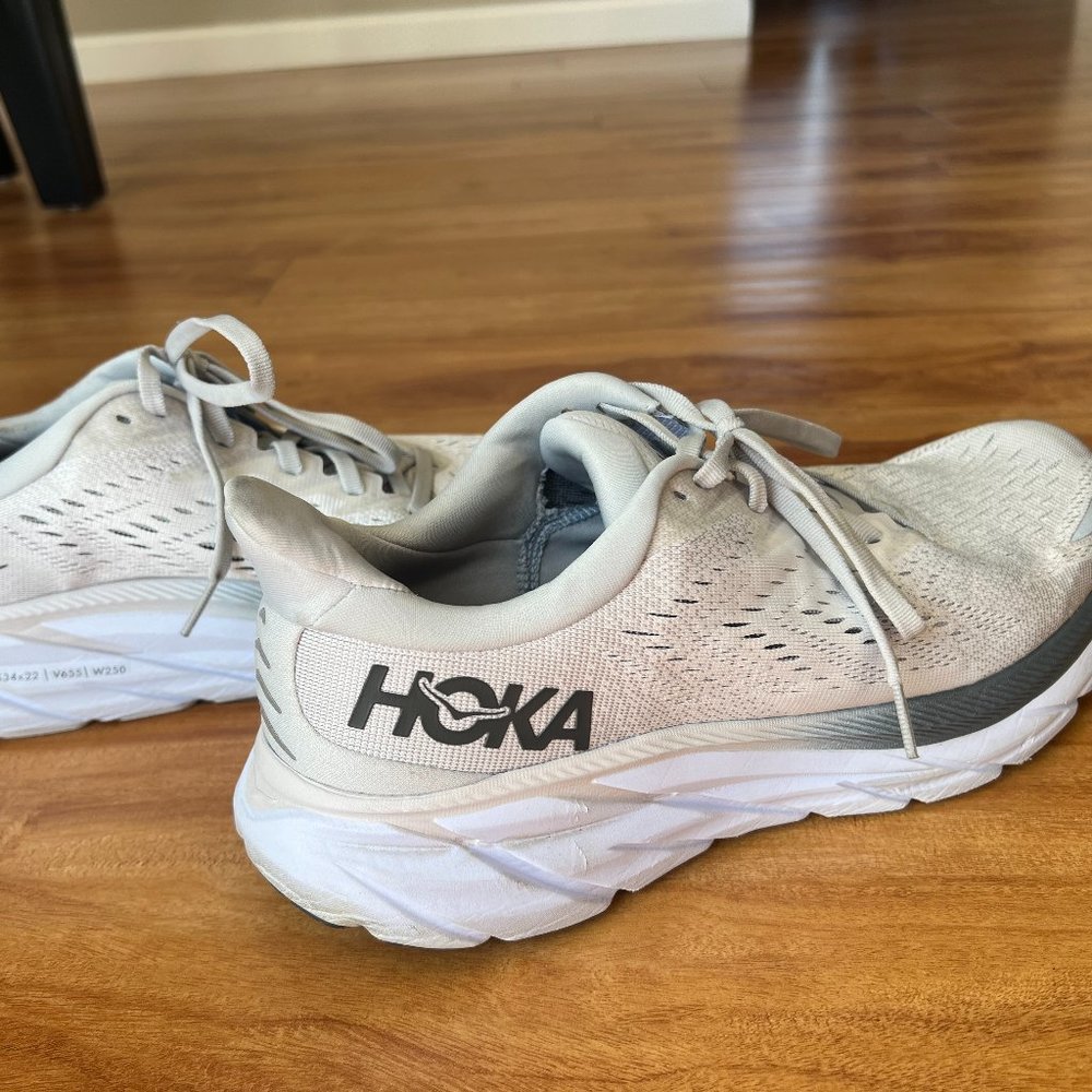 Hoka One One Clifton 8